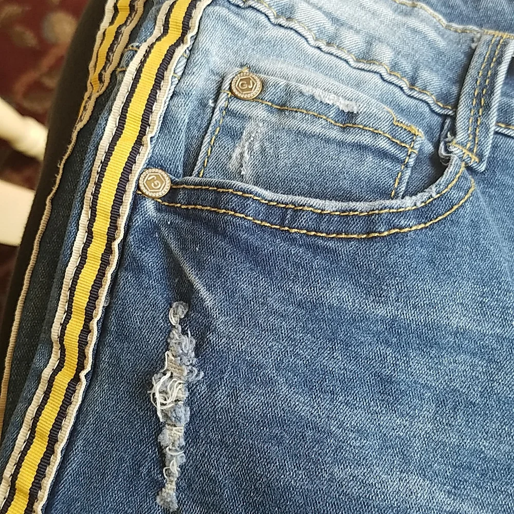 Jeans - Picture 2 of 7